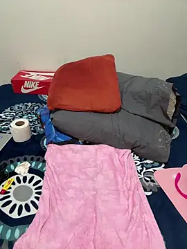 MileyGia online show from 3, 2, 2026