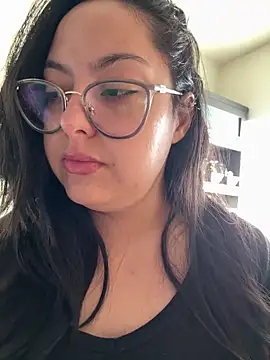 MileyGia online show from 3, 2, 2026