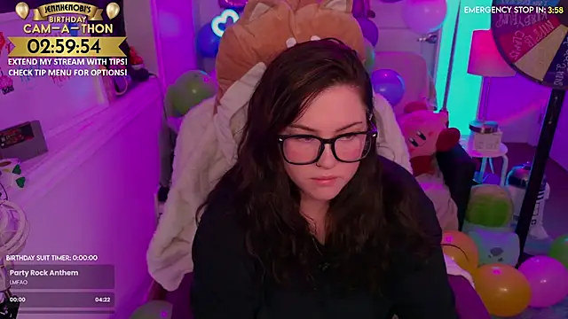 Snapshot of JennKenobi chatting on 19, 9, 2025 JennKenobi online show from 19, 9, 2025