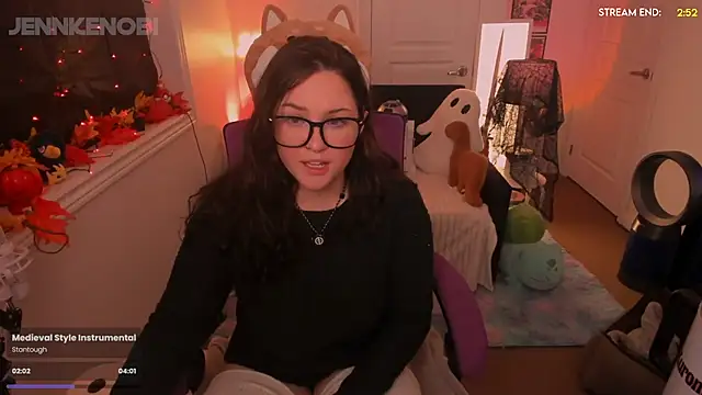 Snapshot of JennKenobi chatting on 25, 9, 2025 JennKenobi online show from 25, 9, 2025
