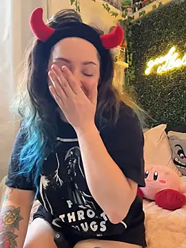 JennKenobi online show from 17, 6, 2026