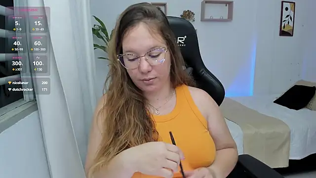 Snapshot of tamy_shine87 chatting on 19, 12, 2024 tamy shine87 online show from 19, 12, 2024