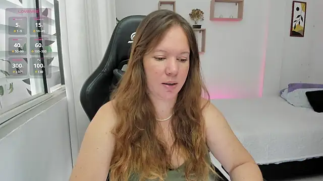 Snapshot of tamy_shine87 chatting on 4, 1, 2025 tamy shine87 online show from 4, 1, 2025