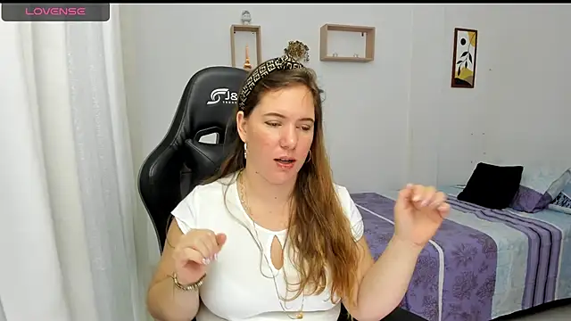 Snapshot of tamy_shine87 chatting on 8, 2, 2025 tamy shine87 online show from 8, 2, 2025