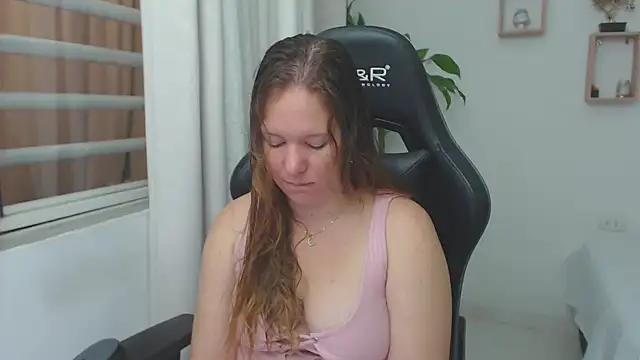 Snapshot of tamy_shine87 chatting on 16, 2, 2025 tamy shine87 online show from 16, 2, 2025