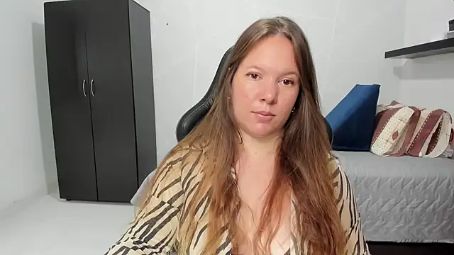 Snapshot of tamy_shine87 chatting on 28, 9, 2025 tamy shine87 online show from 28, 9, 2025