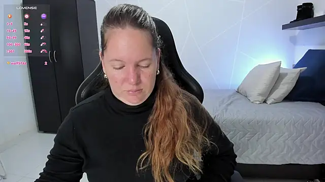 Snapshot of tamy_shine87 chatting on 27, 10, 2025 tamy shine87 online show from 27, 10, 2025