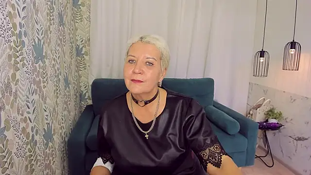 Snapshot of KathySunn chatting on 24, 10, 2025 KathySunn online show from 24, 10, 2025
