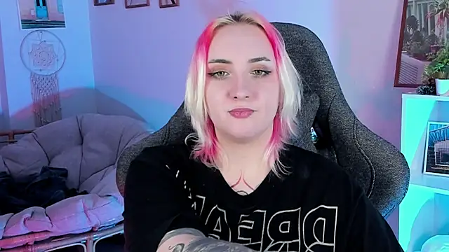 AsheLucker online show from 3, 3, 2025