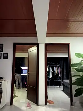 Ambar pe  online show from 2, 11, 2025