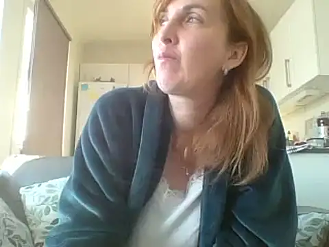 Snapshot of MssAngela chatting on 1, 2, 2025 MssAngela online show from 1, 2, 2025