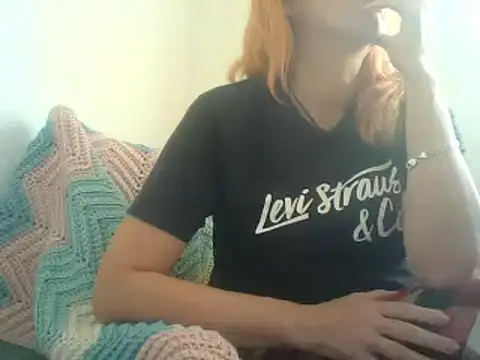 Snapshot of MssAngela chatting on 15, 9, 2025 MssAngela online show from 15, 9, 2025