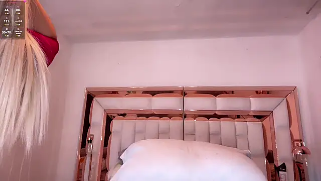 Snapshot of im_yours_01 chatting on 26, 1, 2025 im yours 01 online show from 26, 1, 2025