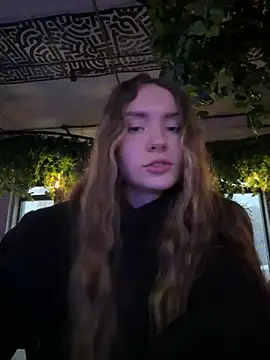 Snapshot of AprilinAlba chatting on 12, 1, 2025 AprilinAlba online show from 12, 1, 2025
