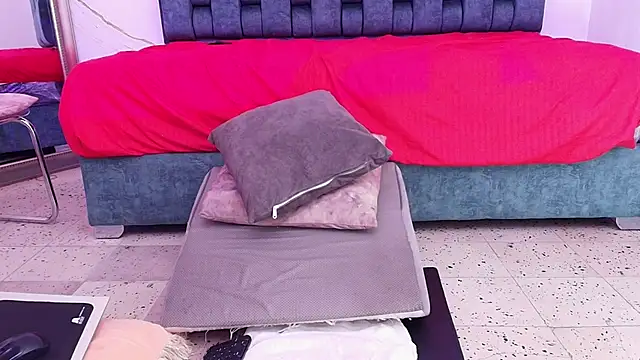 IsiisLovei online show from 6, 3, 2026