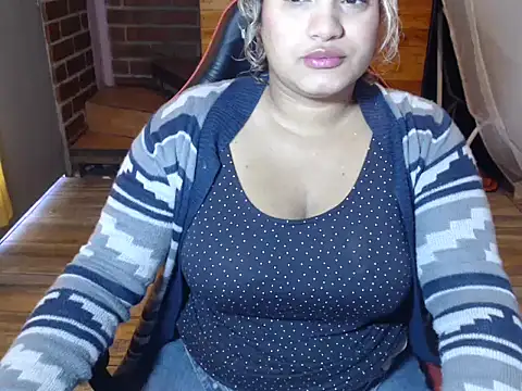 Snapshot of Hilarybunnyy chatting on 26, 4, 2026 Hilarybunnyy online show from 26, 4, 2026