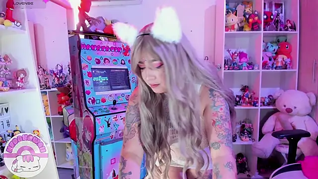 meda kawaii  online show from 5, 2, 2025