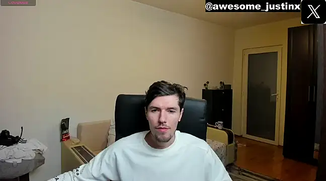 Snapshot of awesomejustin chatting on 2, 12, 2024 awesomejustin online show from 2, 12, 2024