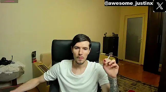 Snapshot of awesomejustin chatting on 3, 12, 2024 awesomejustin online show from 3, 12, 2024