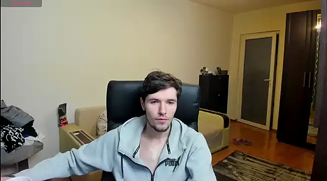 Snapshot of awesomejustin chatting on 12, 12, 2024 awesomejustin online show from 12, 12, 2024