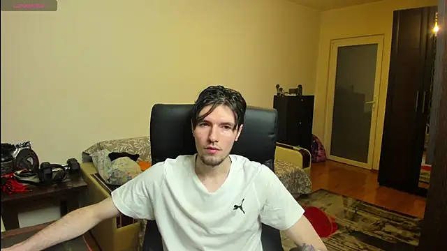 Snapshot of awesomejustin chatting on 22, 2, 2025 awesomejustin online show from 22, 2, 2025