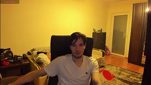 Snapshot of awesomejustin chatting on 23, 2, 2025 awesomejustin online show from 23, 2, 2025