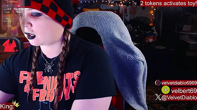 Snapshot of VelvetDiablo chatting on 17, 9, 2025 VelvetDiablo online show from 17, 9, 2025