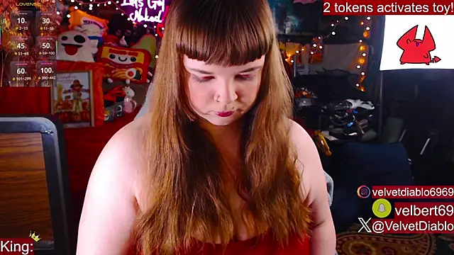 Snapshot of VelvetDiablo chatting on 25, 11, 2025 VelvetDiablo online show from 25, 11, 2025