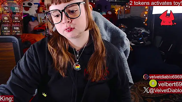 Snapshot of VelvetDiablo chatting on 26, 11, 2025 VelvetDiablo online show from 26, 11, 2025