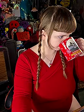 Snapshot of VelvetDiablo chatting on 4, 12, 2025 VelvetDiablo online show from 4, 12, 2025