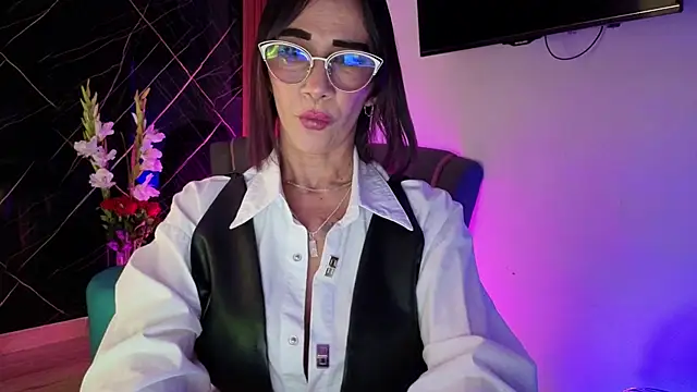 Snapshot of crisstal_miler chatting on 29, 4, 2026 crisstal miler online show from 29, 4, 2026