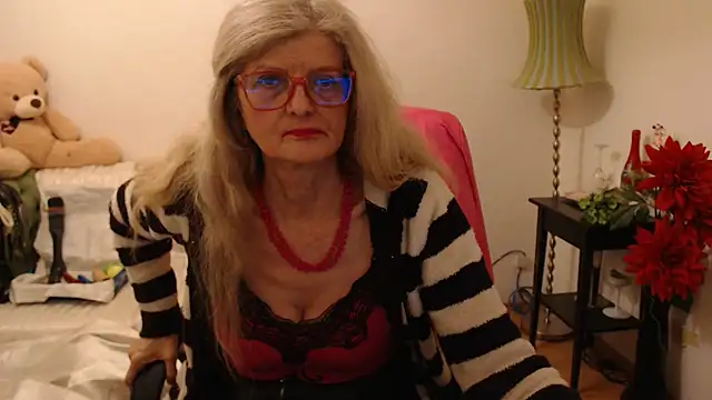 Snapshot of BlairFort chatting on 8, 1, 2025 BlairFort online show from 8, 1, 2025