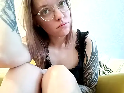 Snapshot of Aelita_bb chatting on 4, 2, 2025 Aelita bb online show from 4, 2, 2025