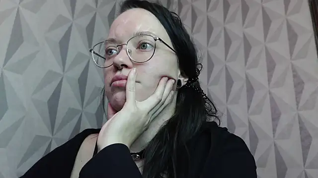 Snapshot of Aelita_bb chatting on 8, 10, 2025 Aelita bb online show from 8, 10, 2025