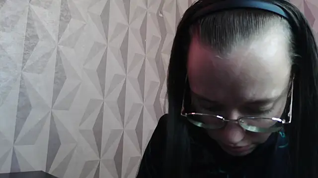 Snapshot of Aelita_bb chatting on 9, 11, 2025 Aelita bb online show from 9, 11, 2025