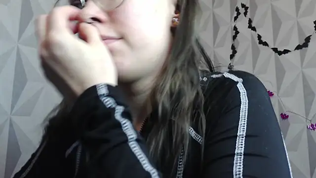 Snapshot of Aelita_bb chatting on 13, 11, 2025 Aelita bb online show from 13, 11, 2025