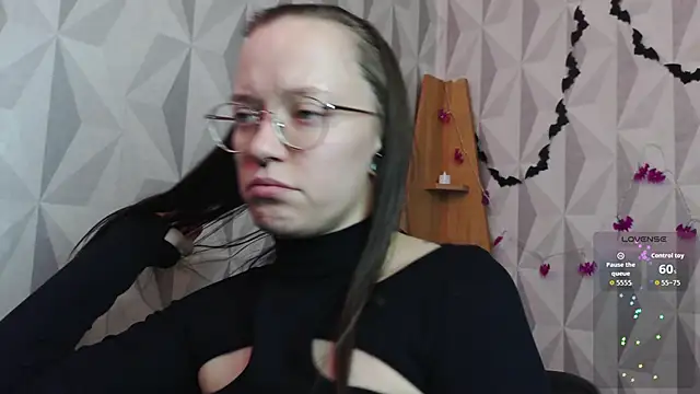 Snapshot of Aelita_bb chatting on 28, 11, 2025 Aelita bb online show from 28, 11, 2025