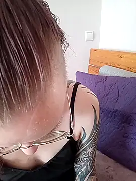 Aelita bb online show from 2, 4, 2026