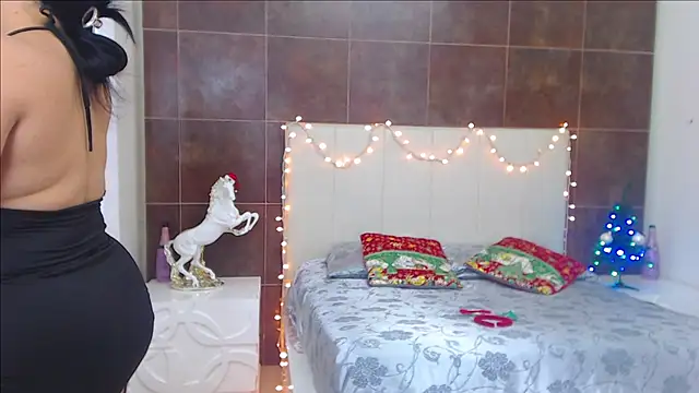 PamelaTomson online show from 6, 12, 2024