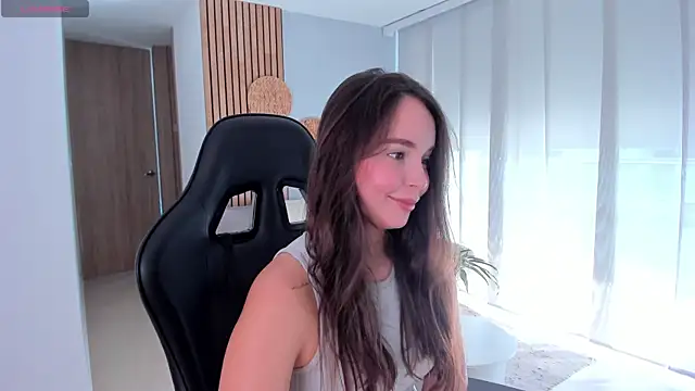 Snapshot of AnnieHallX chatting on 6, 10, 2025 AnnieHallX online show from 6, 10, 2025