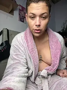 Snapshot of Alicbranca chatting on 15, 4, 2026 Alicbranca online show from 15, 4, 2026