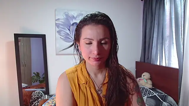 vanessabrown  online show from 15, 2, 2025