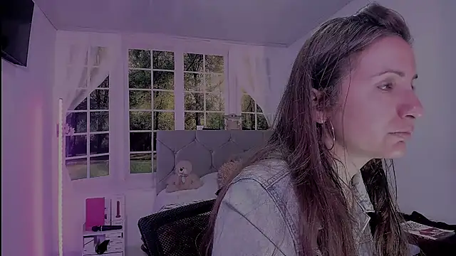 vanessabrown  online show from 4, 4, 2026