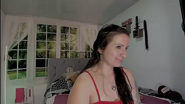 vanessabrown  online show from 7, 4, 2026