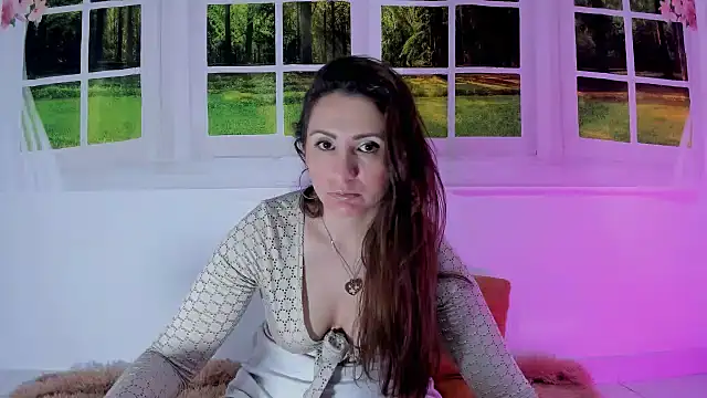 vanessabrown  online show from 18, 7, 2026