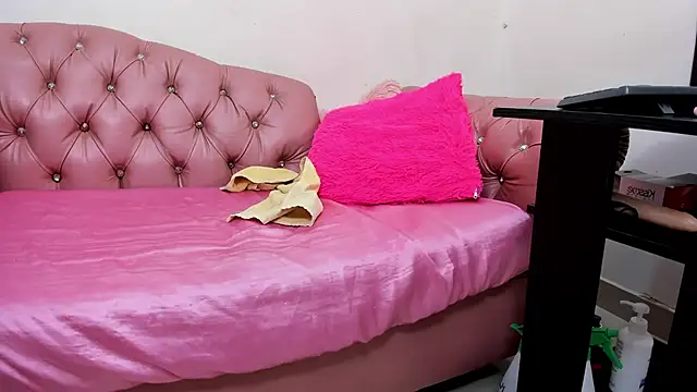 Mature Skinny online show from 27, 12, 2024
