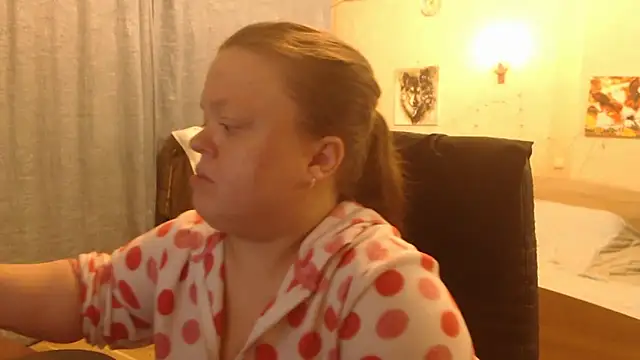 Janiffer MiMi online show from 6, 12, 2024