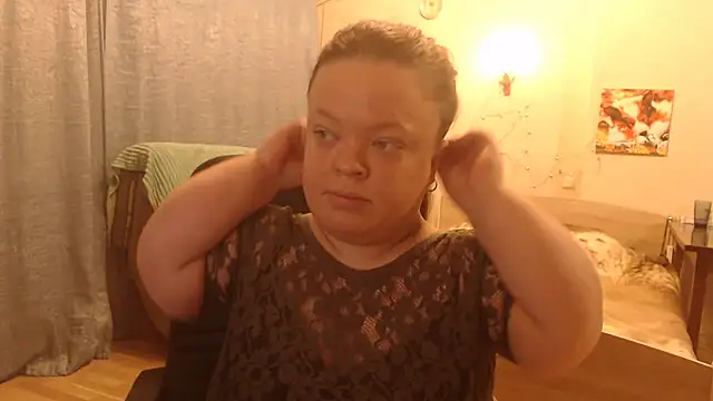 Janiffer MiMi online show from 5, 3, 2025