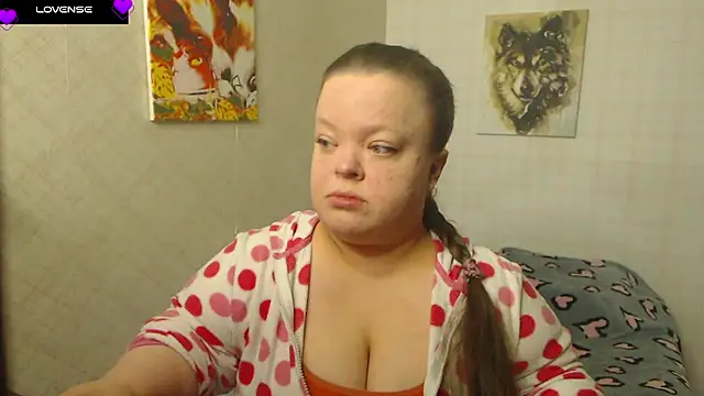 Janiffer MiMi online show from 26, 9, 2025