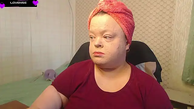 Janiffer MiMi online show from 5, 3, 2026